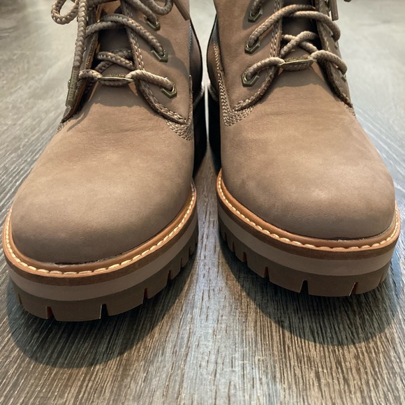 Timberland Women’s Boots NWOB Size 8 Courmayeur Valley Taupe Nubuck - Picture 6 of 12